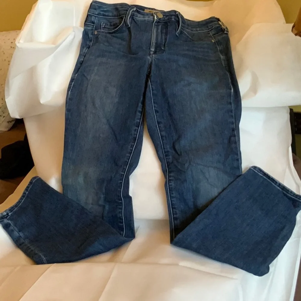 Athleta Women's Straight leg  Sculptek Jeans in Dark Blue - Picture 2 of 5